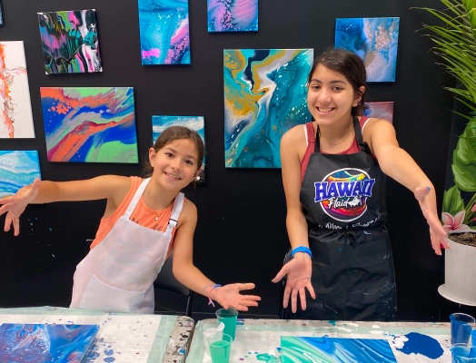 Hawaii Fluid Art – Kids Having Fun Making Art