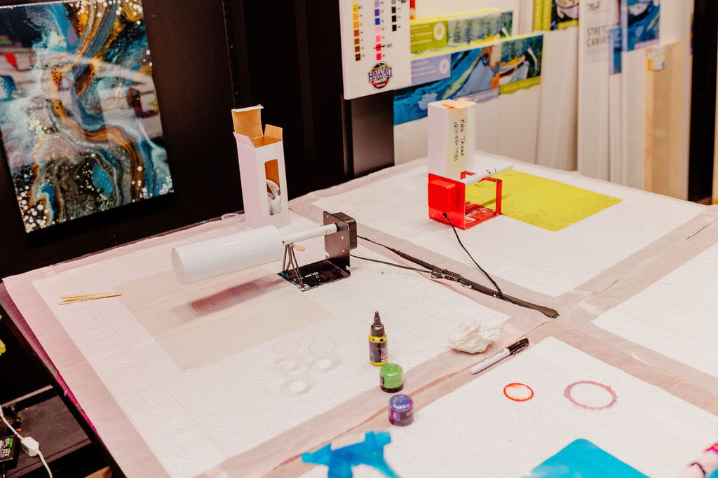 Fluid art equipment